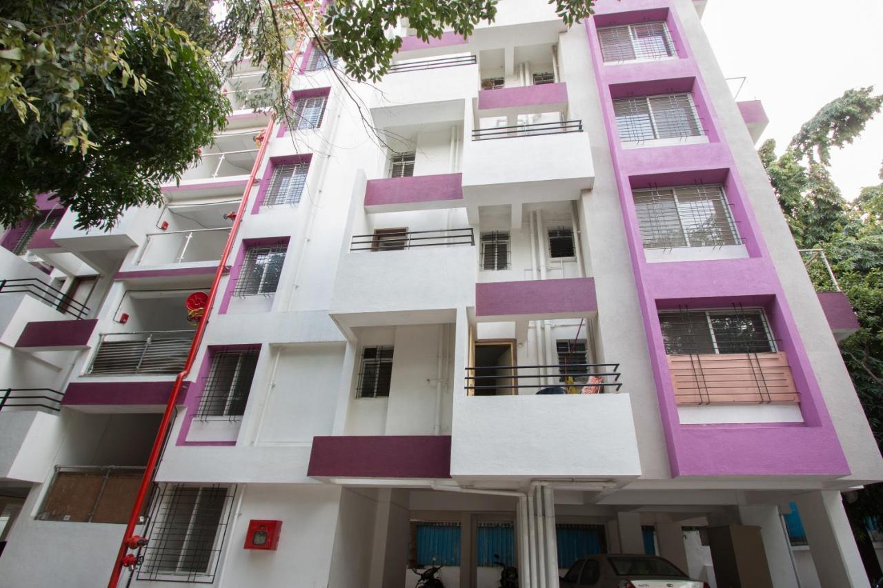 Hotel OYO 9052 Leisurely Abode Khadki Exterior foto