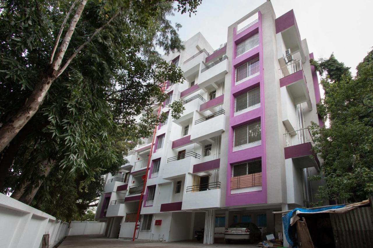 Hotel OYO 9052 Leisurely Abode Khadki Exterior foto
